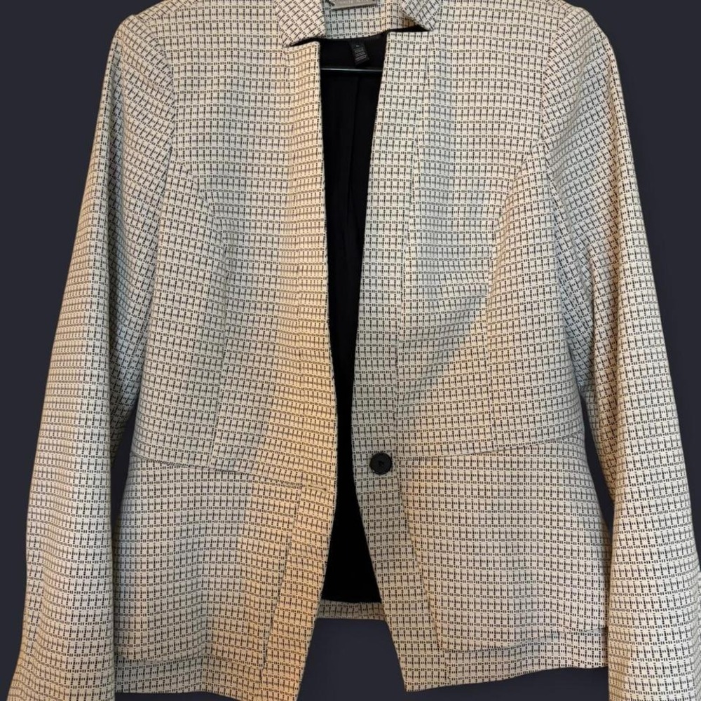 White House black‎ market blazer